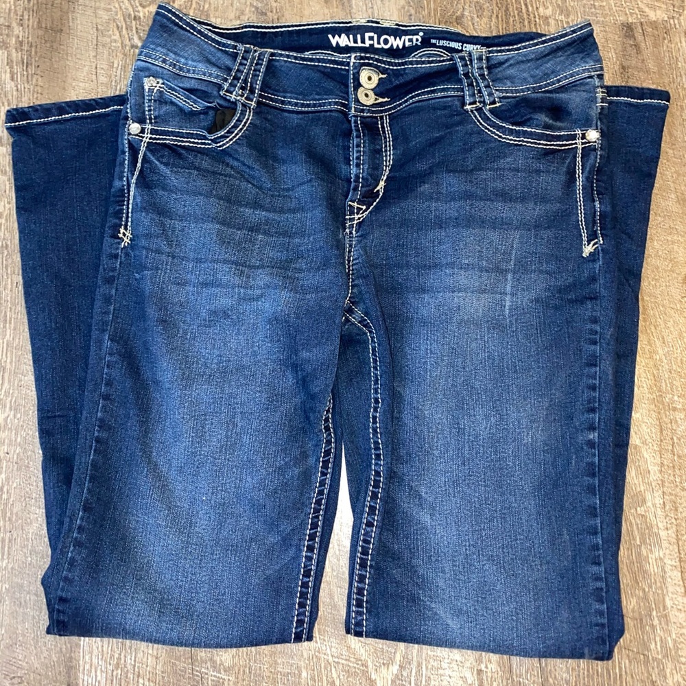 Wallflower bootcut jeans